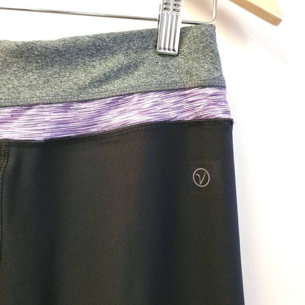 VOGO Capri Leggings Size S Black Purple Activewear Athletic Athletica Womens​ - Picture 3 of 7